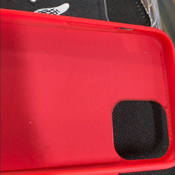 Iphone 11 pro silicone case bundle - Picture 3 of 3